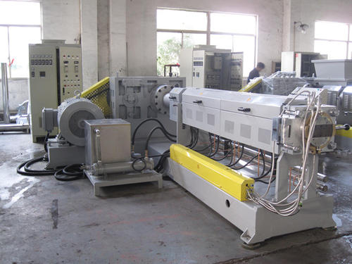 双螺杆挤出机的特点是什么？它有哪些作用？